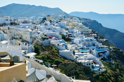 Romantic Hotels in Santorini for Honeymooners